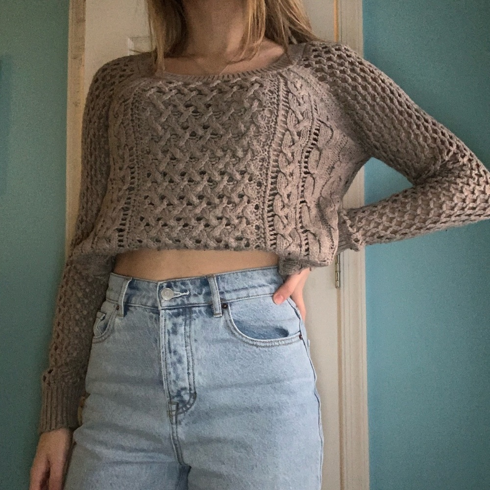 tan american eagle sweater